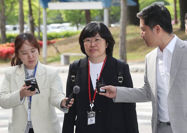 유재은 국방부 법무관리관이 29일 오전 '해병대 채 상병 사망사건 수사 외압 의혹' 관련 소환조사를 받기위해 경기 과천시 고위공직자범죄수사처(공수처)에 출석하고 있다./사진=뉴스1