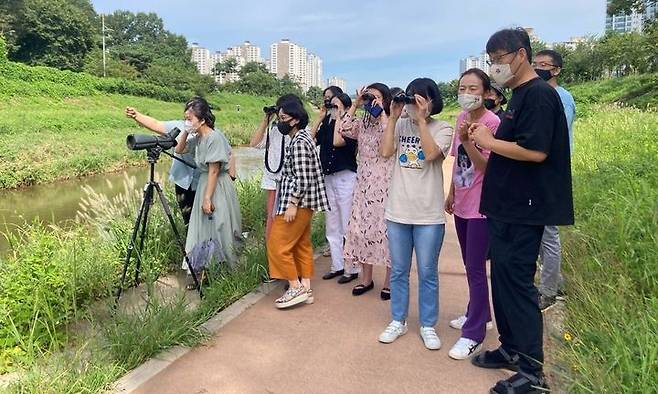 [광주=뉴시스] 광주교육시민협치진흥원 습지학교 운영. (자료사진 = 광주교육시민협치진흥원 제공). 2024.04.29. photo@newsis.com *재판매 및 DB 금지