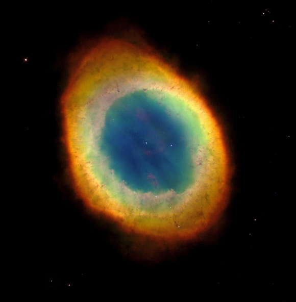 허블 우주망원경으로 본 가시광선 영역의 고리 성운. 너비는 약 2광년이다.(출처/AURA/STScI/NASA)