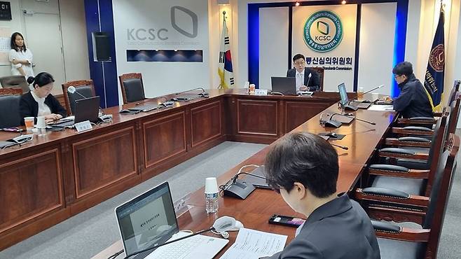 ▲ 지난해 서울 양천구 목동 방송회관에서 열린 통신심의소위원회 회의 모습. 사진=금준경 기자.