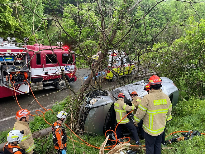 사고가 난 차량. [사진 출처 = 전북자치도소방본부]