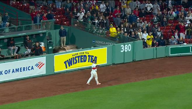 이정후가 9회초 우측으로 날린 큼지막한 타구를 보스턴 우익수 윌리어 아브레우가 펜스 앞에서 잡아내고 있다. 사진=MLB.TV 캡처