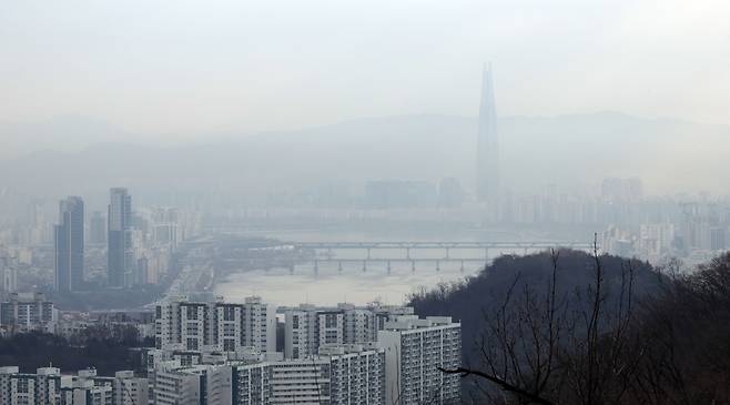 남산에서 바라본 한강 주변 아파트 모습. 사진은 기사와 직접적 관련 없음. [연합]