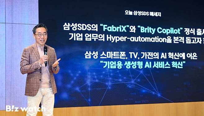 황성우 삼성SDS 대표가 2일 삼성SDS 사옥에서 열린 '삼성SDS 생성형 AI 미디어데이'에 참석해 생성형 AI 솔루션을 소개하고 있다./사진=이명근 기자 qwe123@