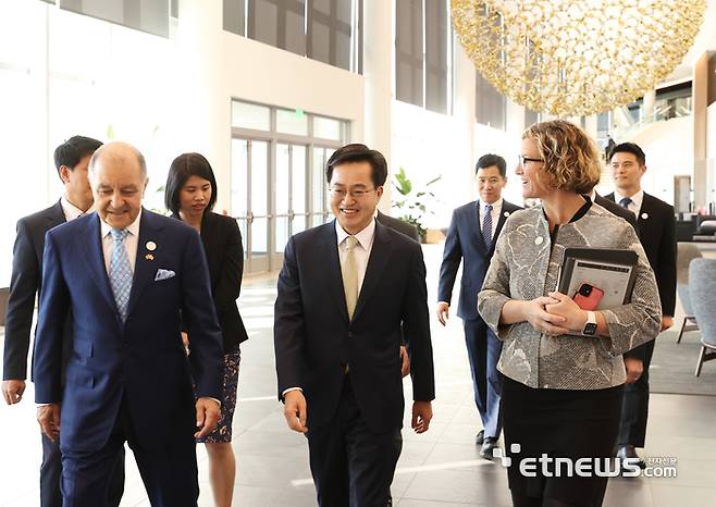 김동연 경기지사가 지난해 미국방문 당시 투자협약을 위해 에어프로덕츠사를 방문했다.