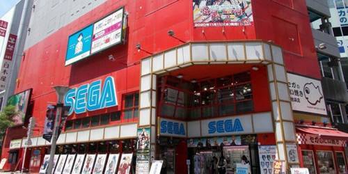 (이제 더이상 세가 마크를 단 게임센터를 볼 수 없다는 게 큰 충격으로 다가왔다)