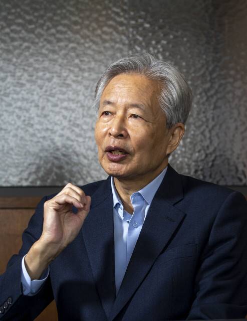 2022년 한겨레와 인터뷰하는 이정우 교수. 김진수 선임기자 jsk@hani.co.kr