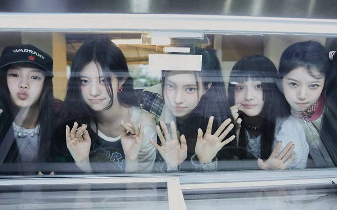 아일릿 [아일릿 공식 인스타그램]