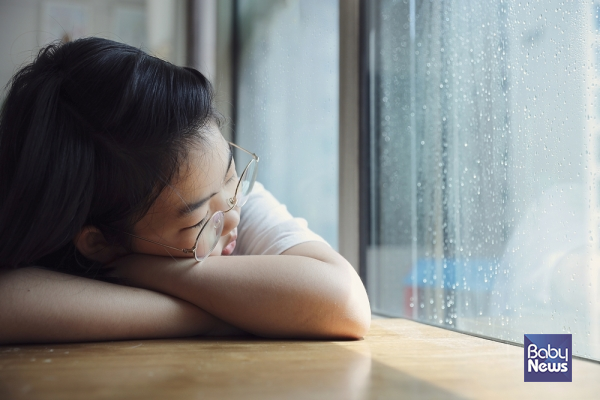 우리나라 소아·청소년 7.1%가 전문가 도움이 시급한 정신건강상 문제를 앓고 있는 것으로 나타났다. ⓒ베이비뉴스