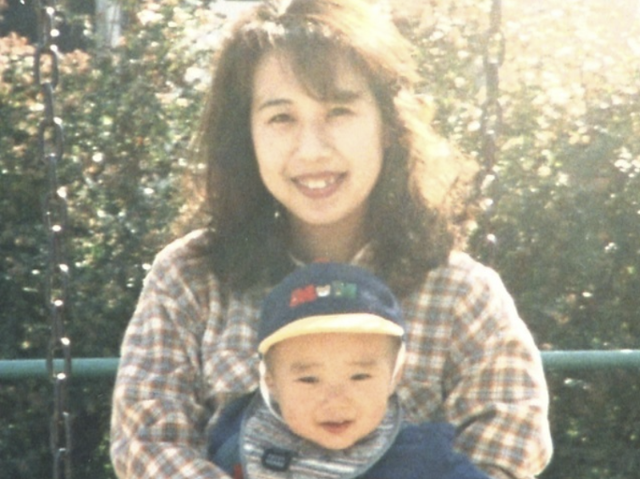 다카바 나미코와 아들 고헤이의 어릴 적 사진. 도카이TV 홈페이지 캡처