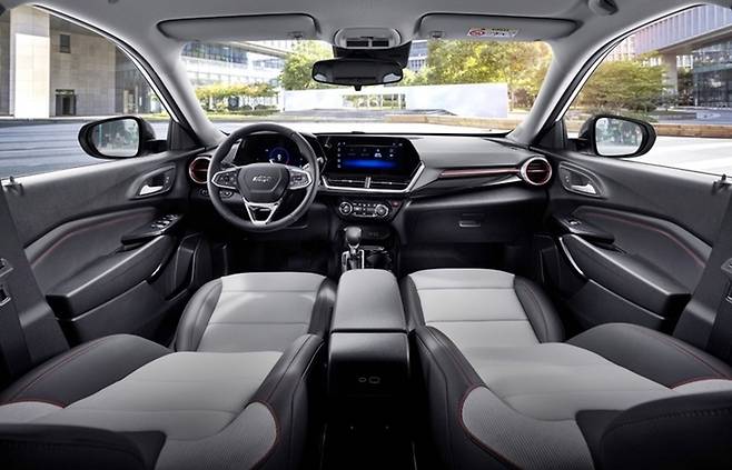 트랙스 크로스오버 레드라인 인테리어 [사진출처=쉐보레]