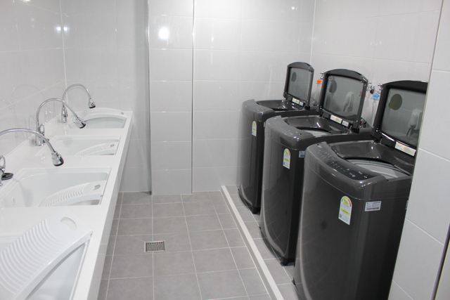 공동세탁실에 세탁기는 남·여로 나눠 사용 가능하게 각 3대씩 구비돼 있다.
