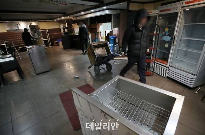 서울 시내 한 호프집에서 폐업 정리가 진행 중이다.ⓒ뉴시스