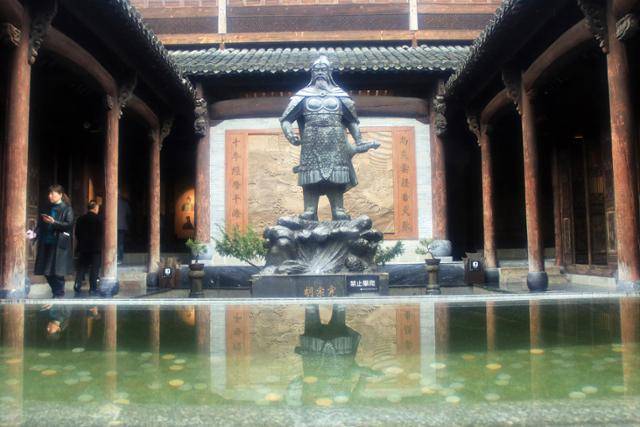 안후이성 지시의 호종헌 조각상. ⓒ최종명