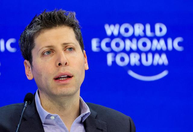 샘 올트먼 오픈AI 최고경영자(CEO)가 지난 1월 18일(현지시간) 스위스 다보스 세계경제포럼(WEF)에 참석해 발언하고 있다. 다보스=로이터 연합뉴스