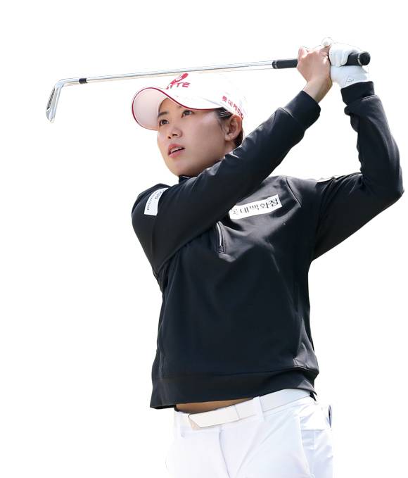 4월7일 KLPGA투어 두산건설 위브 챔피언십 1번홀에서 황유민이 아이언샷을 하고 있다. ⓒ뉴시스