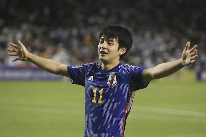 일본 U-23 축구 대표팀의 야마다 후키가 4일 우즈베키스탄과의 2024 U-23 아시안컵 결승전에서 골을 넣은 뒤 기뻐하고 있다. 도하|AP연합뉴스