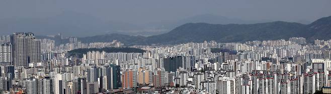 지난 2일 서울 남산에서 바라본 시내 아파트 단지 모습.(사진=연합뉴스)