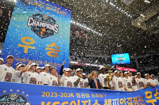 부산 KCC 이지스 농구단 우승.