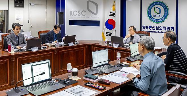 4월25일 제22대 총선 선거방송심의위원회 제16차 정기회의가 한국방송회관에서 열렸다. ⓒ시사IN 박미소