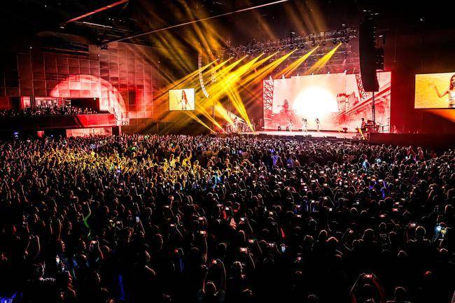 사진=JYP엔터테인먼트, Christoph Heidrich, Vincent van den Boogaard 제공