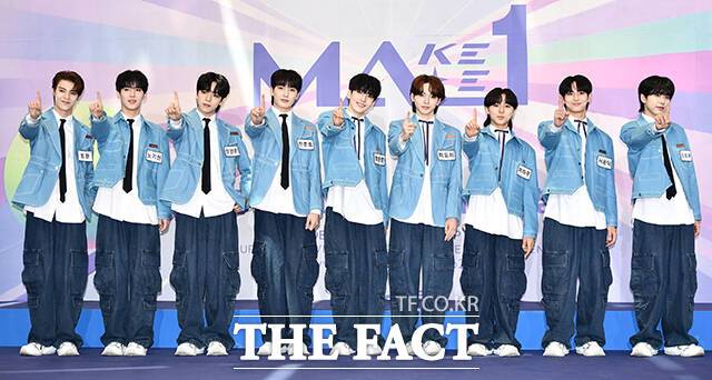'메이크메이트원' 참가자 빙판과 노기현 장현준 전준표 정현준 미도리 미라쿠 서윤덕 이도하(왼쪽부터)가 8일 오전 서울 영등포구 KBS에서 열린 KBS2 오디션 프로그램 '메이크메이트원(MAKEMATE1)' 제작발표회에 참석해 포즈를 취하고 있다. /박헌우 기자