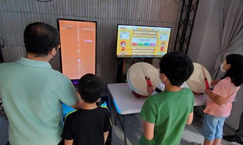 별도의 공간에 배치된 리듬 게임들