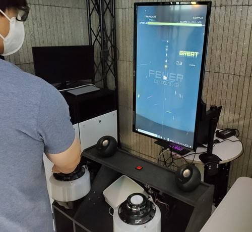 PC 스팀을 연결하여 즐기는 '그루브 코스터' 최애 리듬 게임 중 하나다