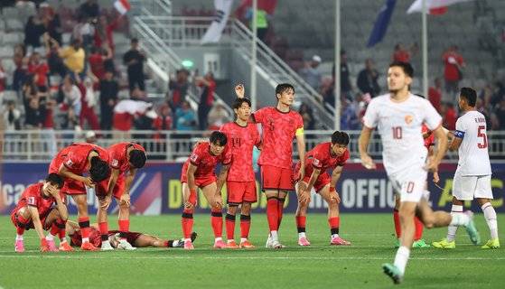 파리올림픽 본선행 실패와 함께 한국축구의 국제 경쟁력이 40년 전으로 퇴보했다는 비판의 목소리가 끊이지 않는다. 뉴시스