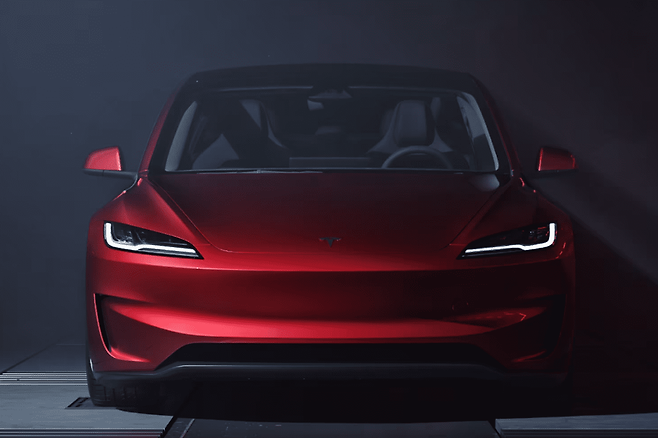 테슬라 모델 3 퍼포먼스 정면