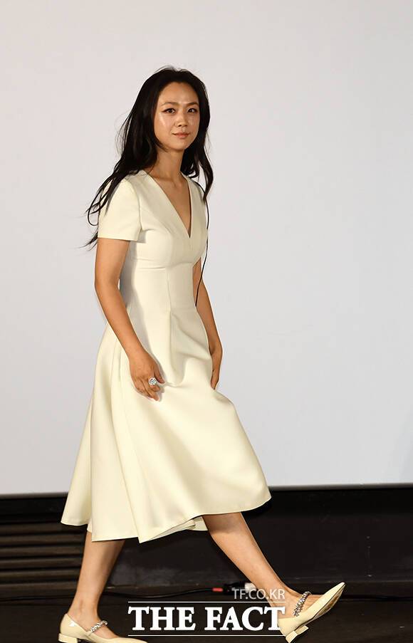 영화 '원더랜드' 제작보고회 참석하는 탕웨이.