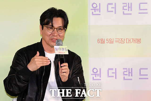 '원더랜드'는 김태용 감독(왼쪽)이 '만추' 이후 13년 만에 선보이는 장편 영화로 기대감을 높인다. /남윤호 기자