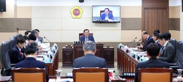 9일 오후 인천시의회 제294회 임시회 제1차 의회운영위원회가 열리고 있다. 시의회 제공