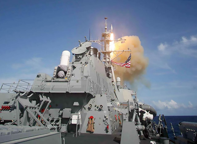 ▲ 미국 해군의 알레이 버크급 이지스 구축함인 USS 디케이터에서 발사되는 SM-3 미사일. ⓒ미 해군