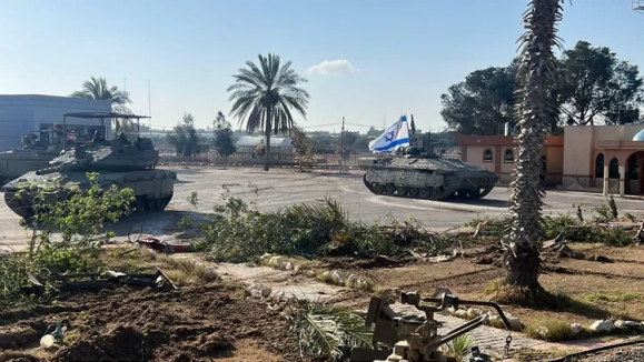 이스라엘군의 전차들이 가자지구 최남단 도시 라파에 진입하고 있다. / 사진=이스라엘군