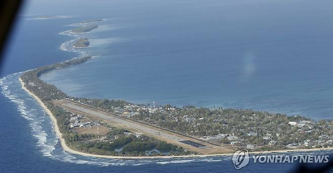 항공기에서 내려다본 투발루의 푸나푸티섬 [AP 연합뉴스 자료사진. 재판매 및 DB 금지]