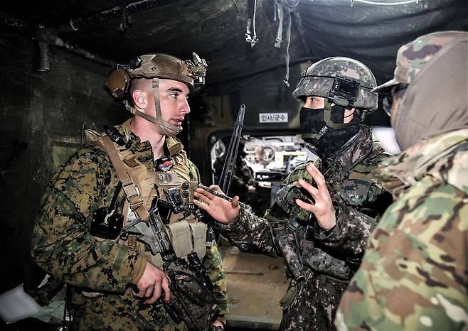 육군 제25보병사단 해룡여단은 지난 3월19일부터 10일간 강원도 인제 육군과학화전투훈련단에서 미 해병대 3사단과 함께 훈련을 실시했다. 주한미군 페이스북