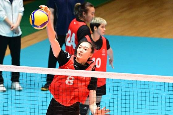 아시아쿼터 드래프트에서 페퍼저축은행에 뽑힌 장신 미들블로커 장위. 사진 한국배구연맹