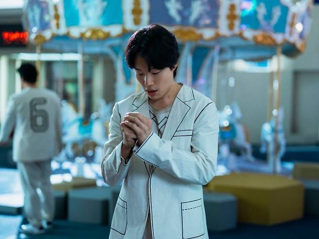 A scene from "The 8 Show," starring Ryu Jun-yeol (Netflix)