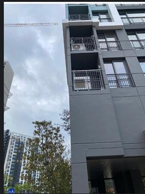 전남 무안 힐스테이트 오룡 아파트의 외벽이 휘어져 있는 모습. [사진출처=온라인 커뮤니티]