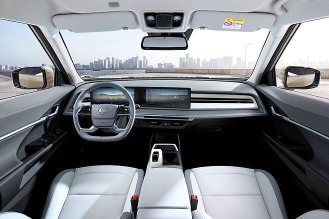 KGM 더 뉴 토레스 실내