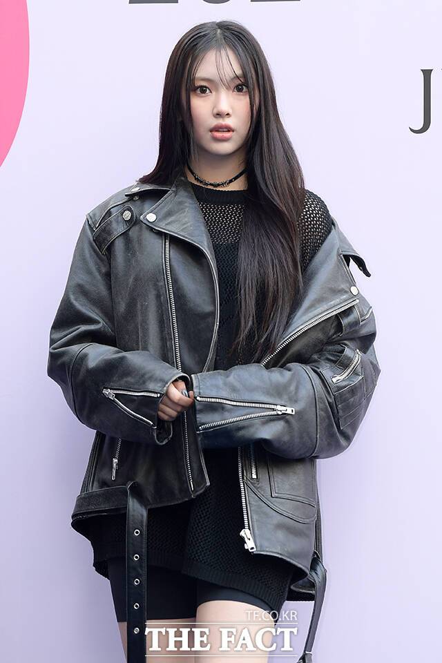 그룹 뉴진스의 혜인이 발등 부상으로 인해 컴백 활동에 불참한다. /서예원 기자