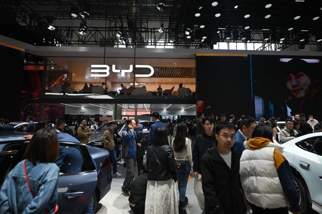 지난달 29일 중국 베이징 모터쇼에 마련된 비야디(BYD) 부스