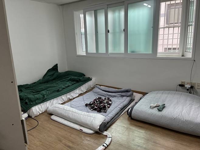 김희연(29) 씨가 삼삼엠투에서 단기임대로 운영중인 매물의 인테리어를 하기 전 내부 모습. 역세권에 신축 매물이면 수요가 충분하다고 한다.