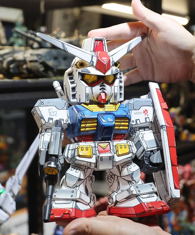 애니도색 퍼스트 건담