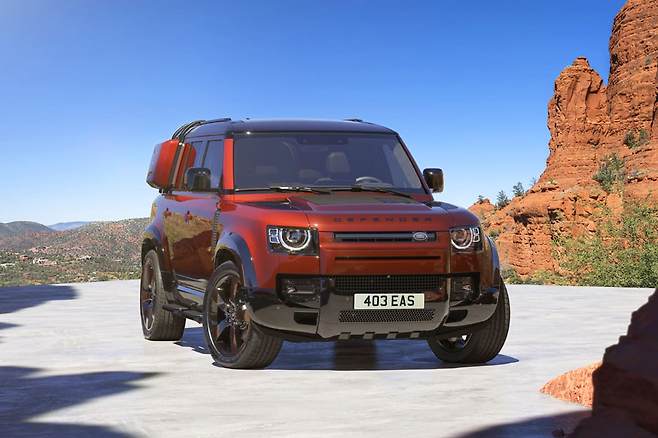 2025년형 랜드로버 디펜더 세도나 에디션