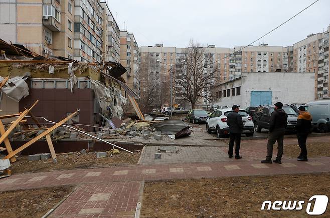 17일(현지시간) 우크라이나의 접경 지역 러시아 벨고로드의 한 건물이 우크라이나 폭격에 무너져있다. 2024.03.17/ ⓒ 로이터=뉴스1 ⓒ News1 박재하 기자(사진은 기사 내용과 무관함) / 뉴스1 ⓒ News1