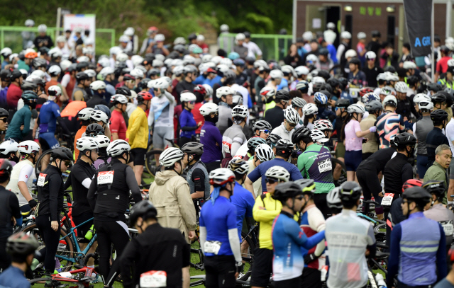 ▲ 2024 DMZ 랠리가 12일 화천 일원에서 5000여명의 자전거 동호인들이 참가한 가운데 성황리에 열렸다.