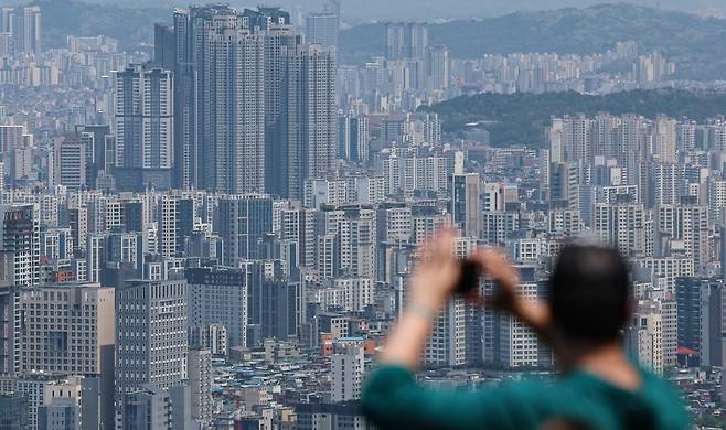 서울 남산에서 바라본 아파트 단지 모습. 사진=뉴스1