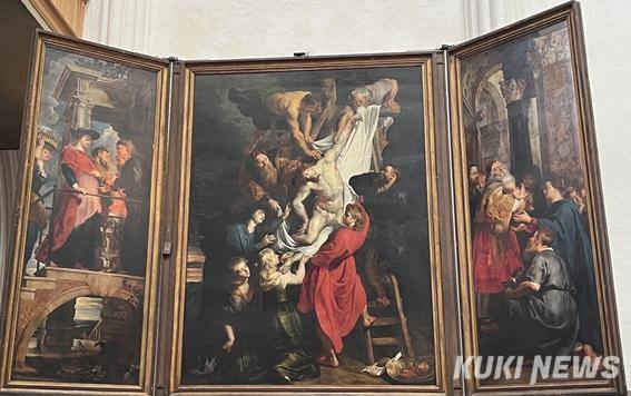페테르 파울 루벤스, 십자가에서 내림, 1611~14, 패널에 유채, 중앙 패널 421x311cm, 양쪽 날개 421 x 153cm, 안트베르펜 노트르담 대성당